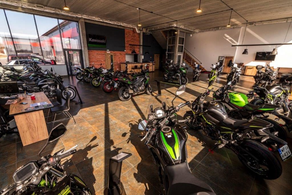 Motocyklowa Fabryka Adrenaliny wnętrze salonu