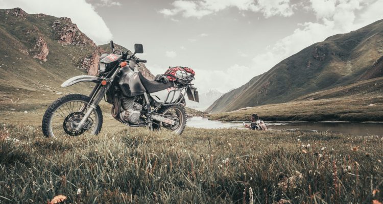 Kirgistan na motocyklu