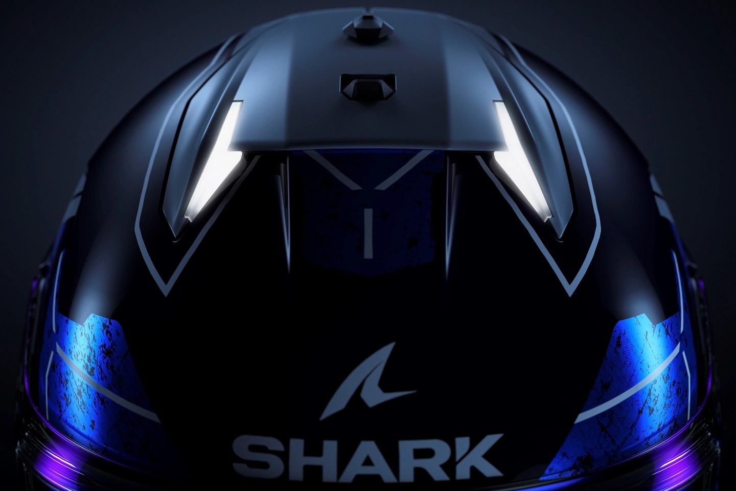 Kask motocyklowy z wbudowanym światłem stopu? Shark Skwal i3